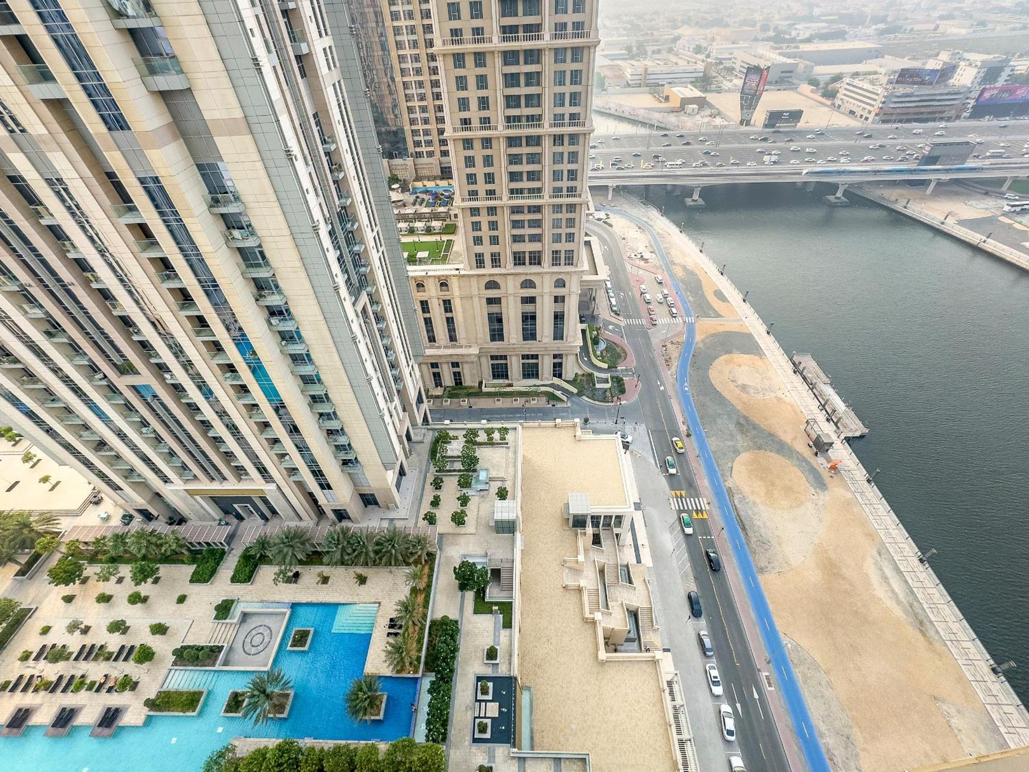 Stylish 1-bdr With View Noura Tower-23 Dubai