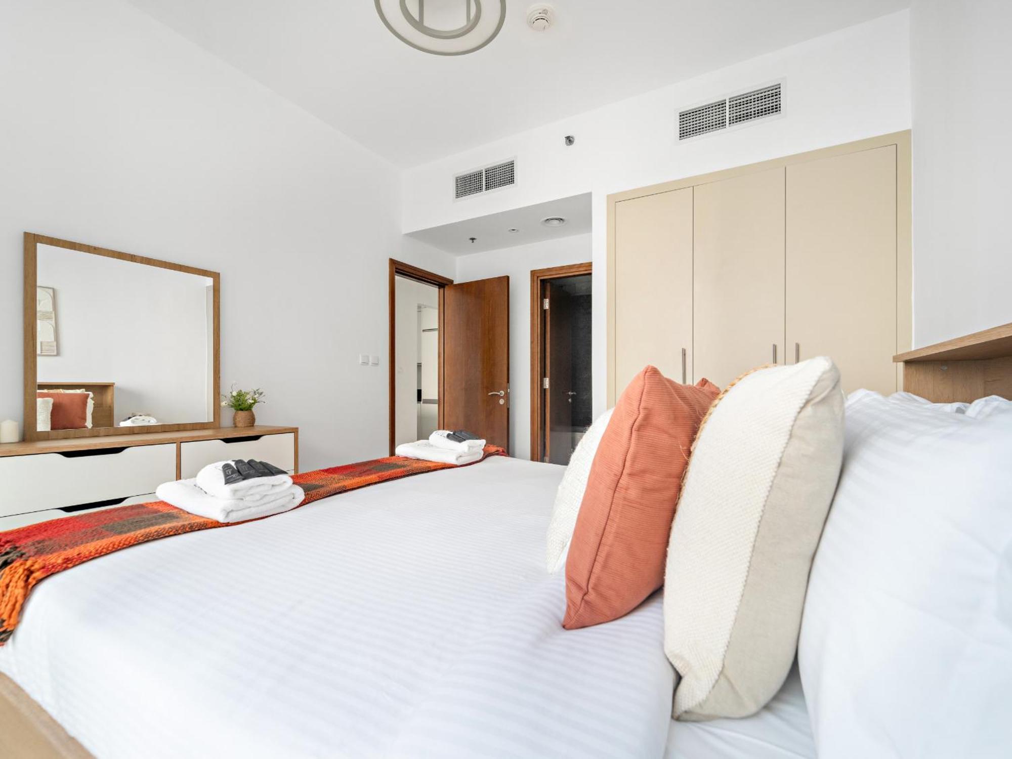 Apartment Stylish 1-bdr With View Noura Tower-23 Dubai